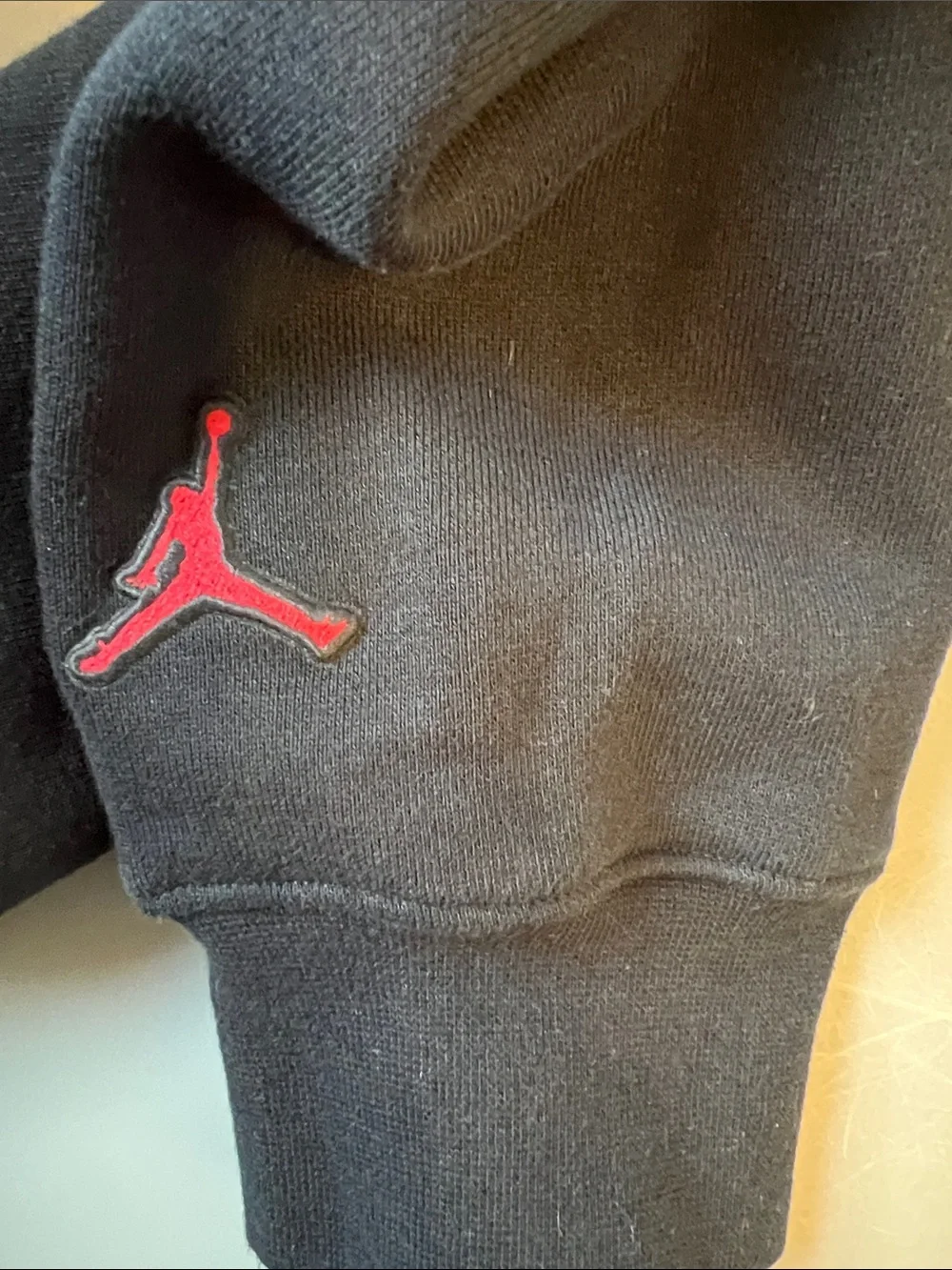AUTHENTIC NIKE AIR JORDAN GRAPHIC FLEECE  HOODIE DC9713-010 Size Small